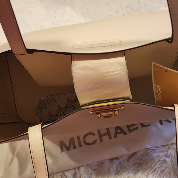 Michael Kors Women's Manhattan Smooth Leather Shoulder Tote Bag/Lt Cream/NWT/ - Picture 6 of 17